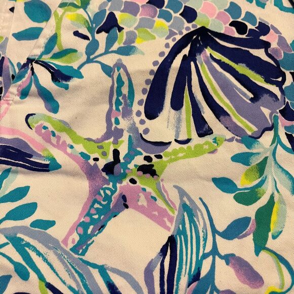 Lilly Pulitzer Callahan Stretch Shorts "Patch My Drift" Chino Style Size 4 - Picture 3 of 8
